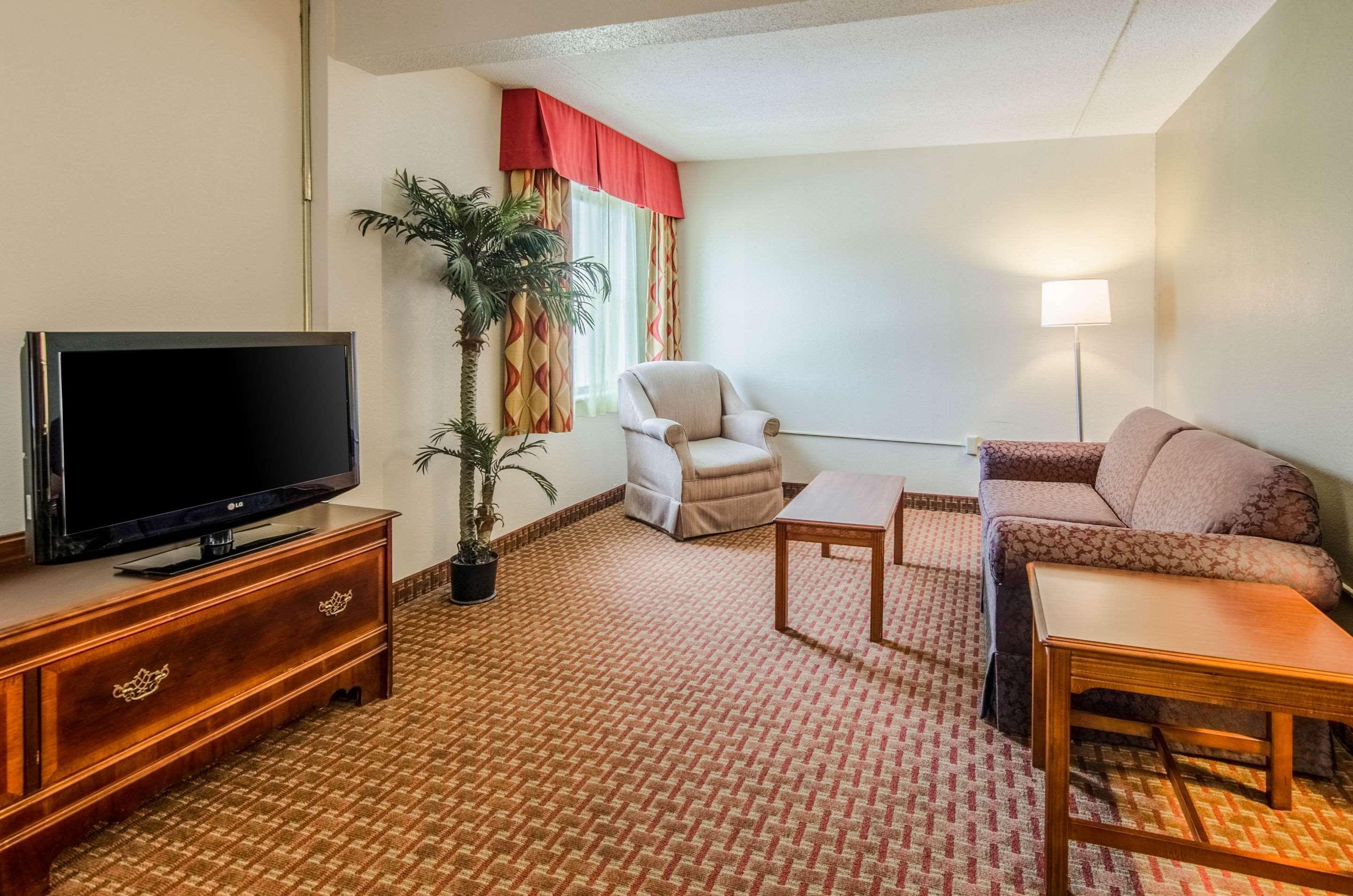 Quality Inn & Suites Lexington Near I-64 And I-81 Timber Ridge Zewnętrze zdjęcie