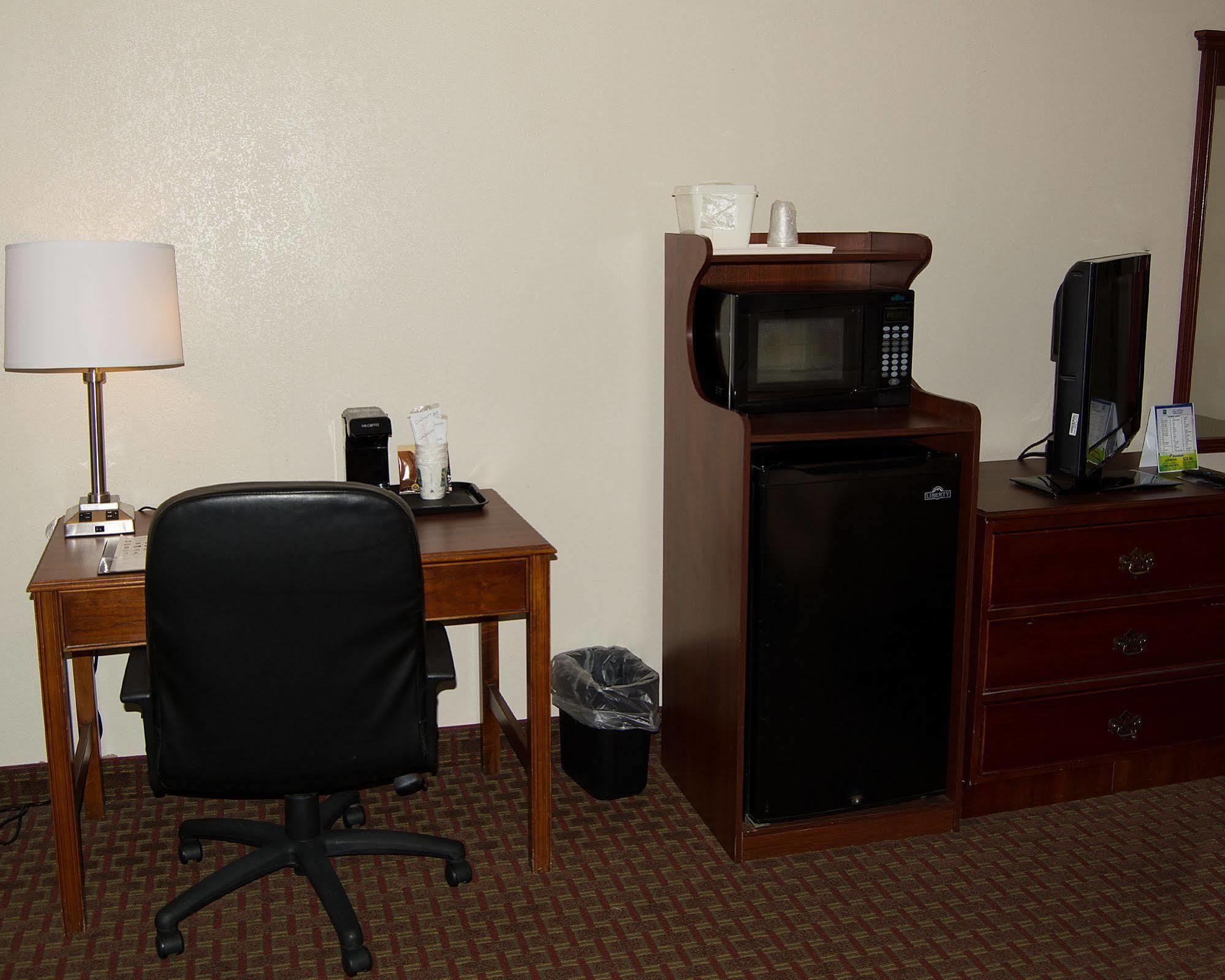 Quality Inn & Suites Lexington Near I-64 And I-81 Timber Ridge Zewnętrze zdjęcie
