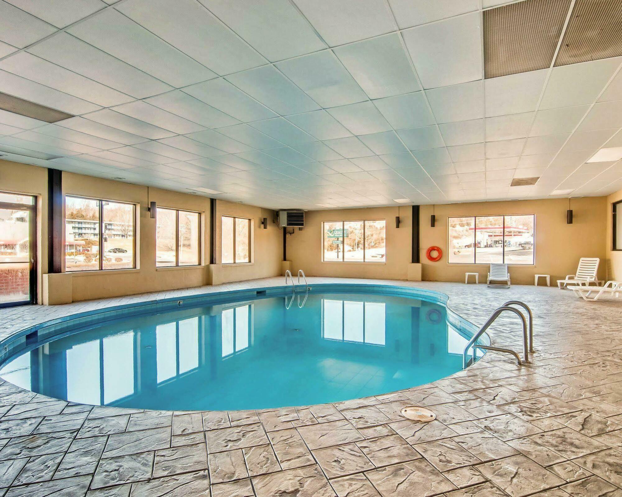 Quality Inn & Suites Lexington Near I-64 And I-81 Timber Ridge Zewnętrze zdjęcie