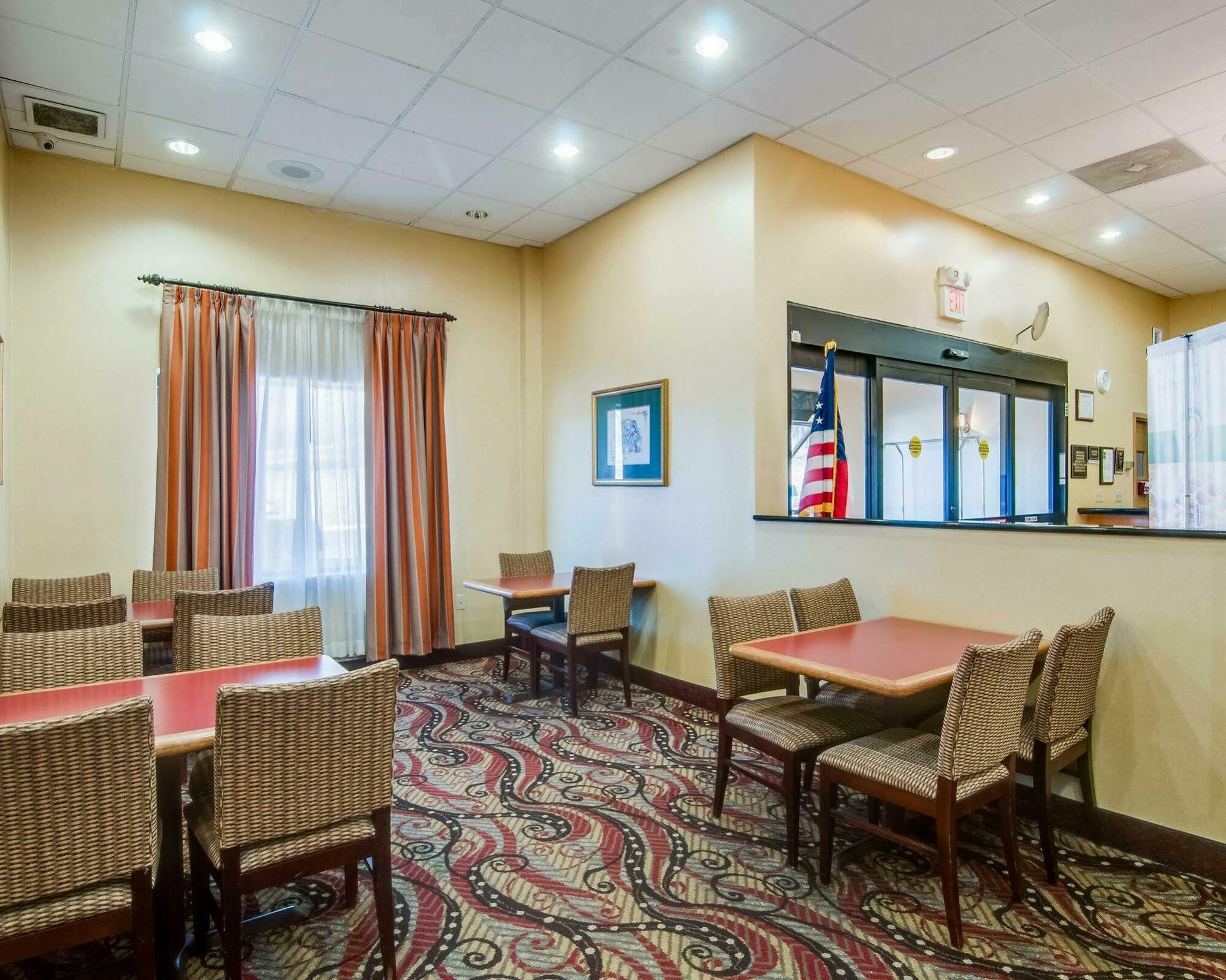 Quality Inn & Suites Lexington Near I-64 And I-81 Timber Ridge Zewnętrze zdjęcie
